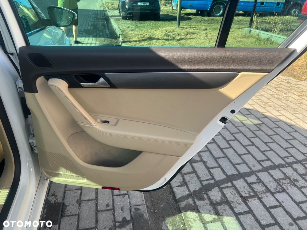 Volkswagen Passat 2.0 TDI BlueMotion Technology Highline - 15