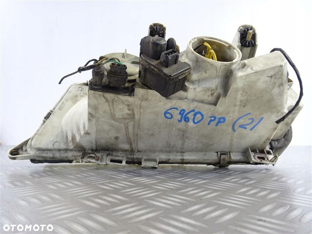 Reflektor lampa przód prawa Lancia Kappa 1994-2001 CARELLO 36660748 - 2