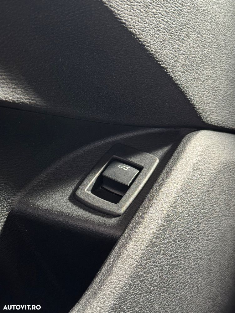 BMW X1 sDrive18i Aut. Advantage - 12