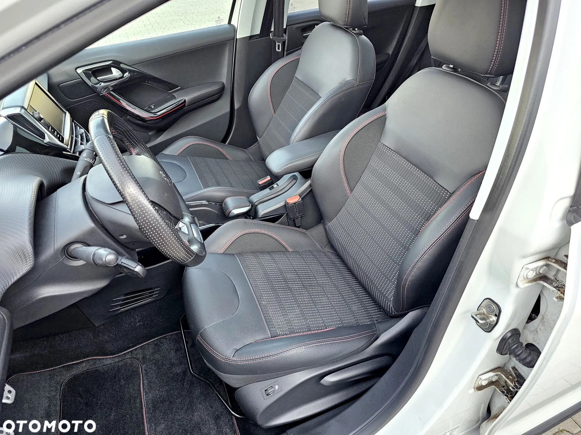 Peugeot 2008 BlueHDi FAP 120 STOP & START GT-Line Edition - 23