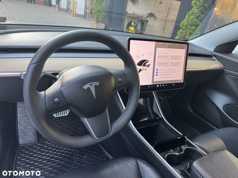 Tesla Model 3 Standard Range Plus - 11