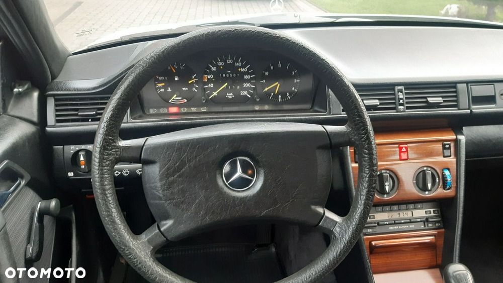 Mercedes-Benz W124 (1984-1993) - 15
