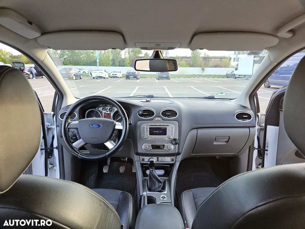 Ford Focus 1.6 TDCi DPF Titanium - 12