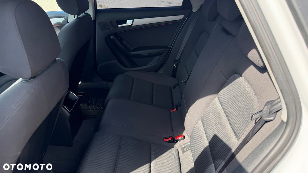 Audi A4 Avant 2.0 TDI DPF clean diesel Ambiente - 15