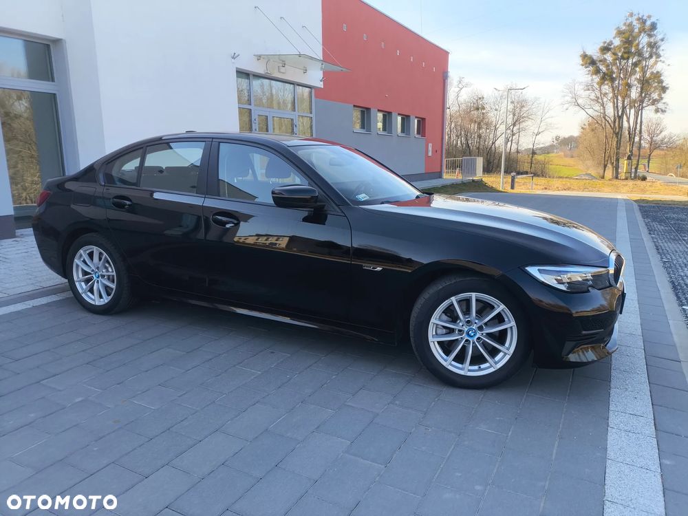 BMW Seria 3 320e - 12