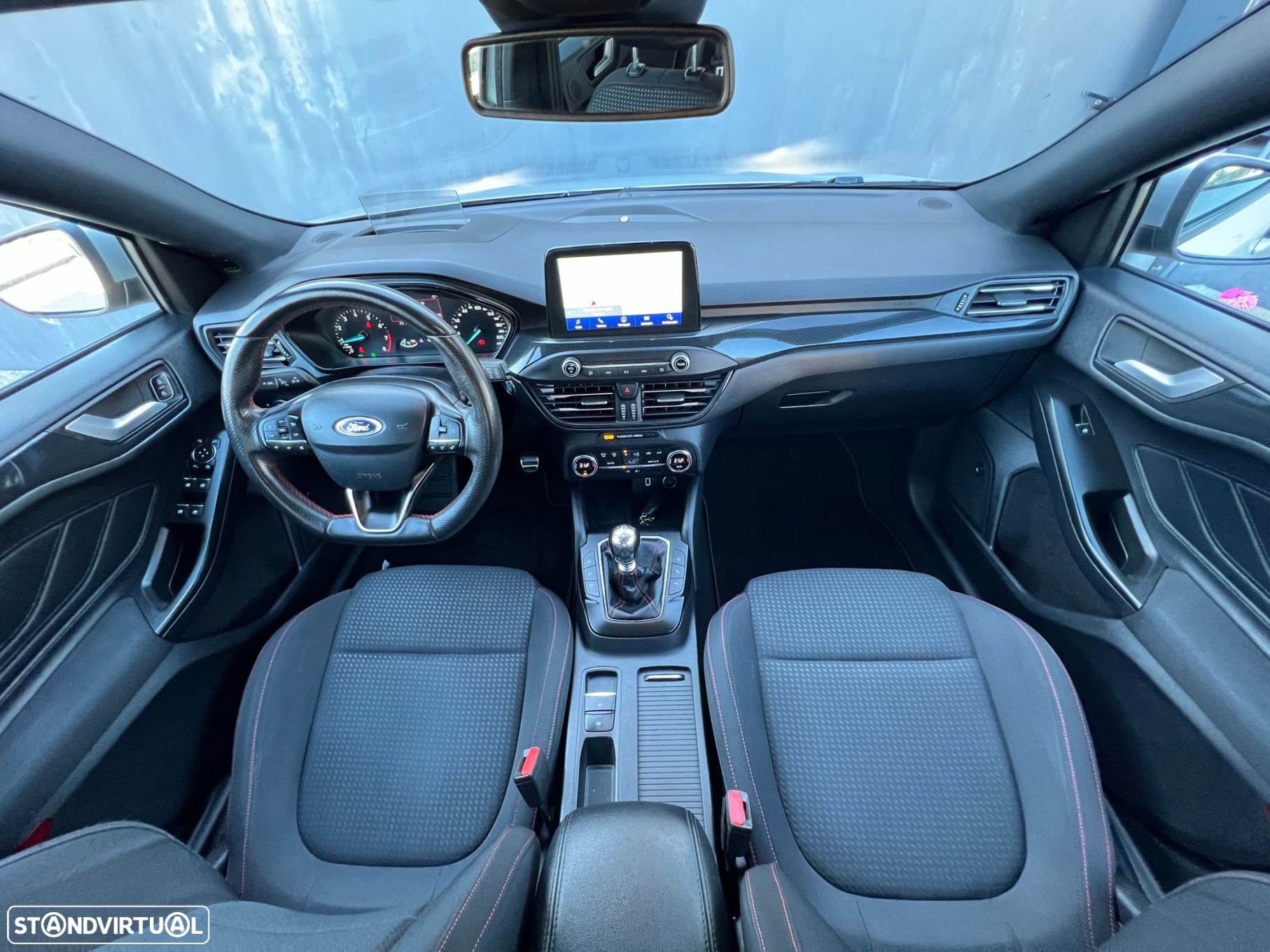 Ford Focus 1.0 EcoBoost ST-Line - 26