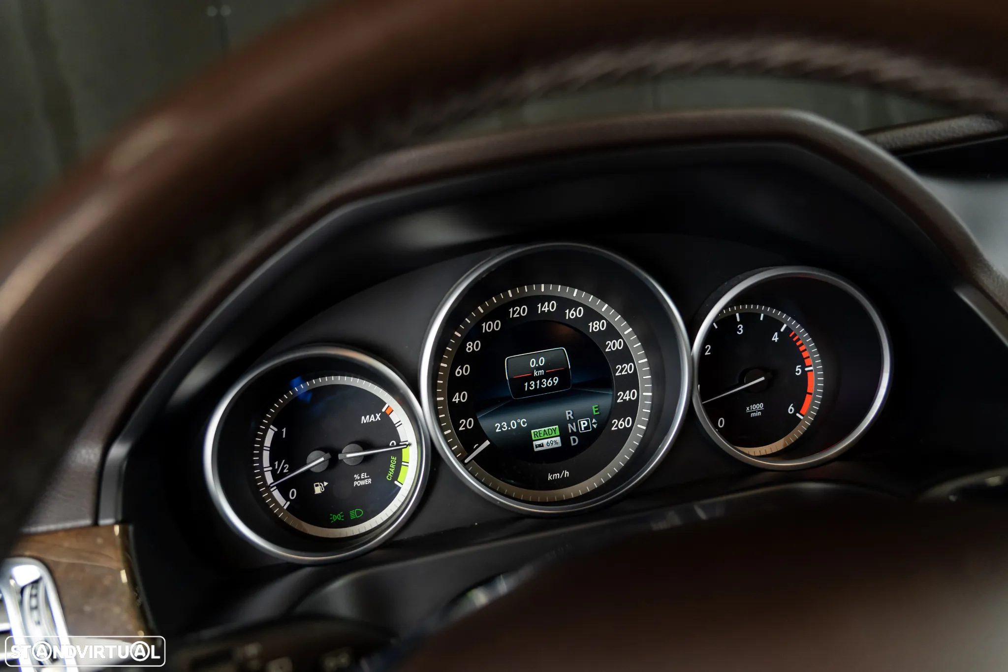 Mercedes-Benz E 300 Bluetec Hybrid Avantgarde - 13