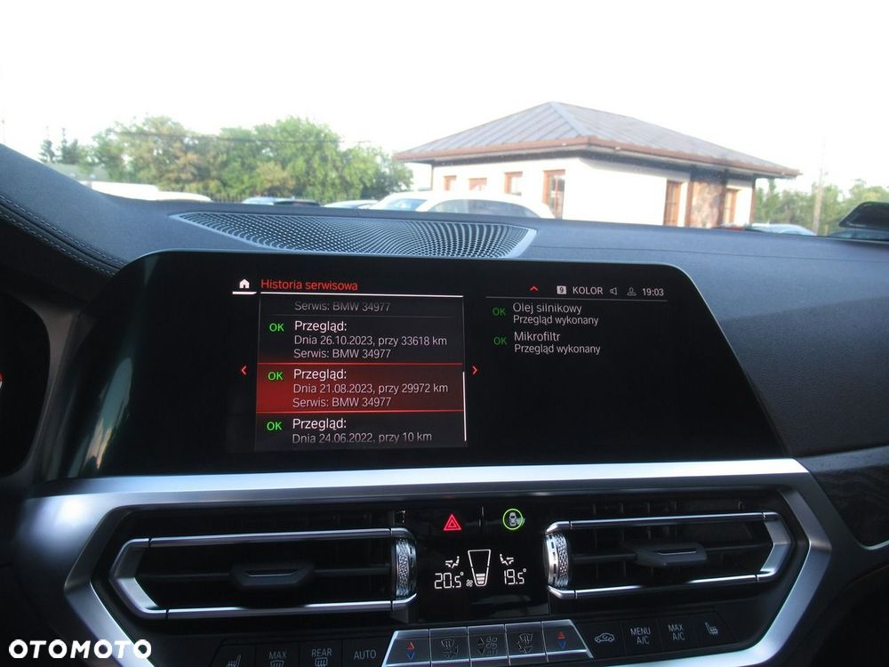 BMW Seria 3 320i Luxury Line - 33