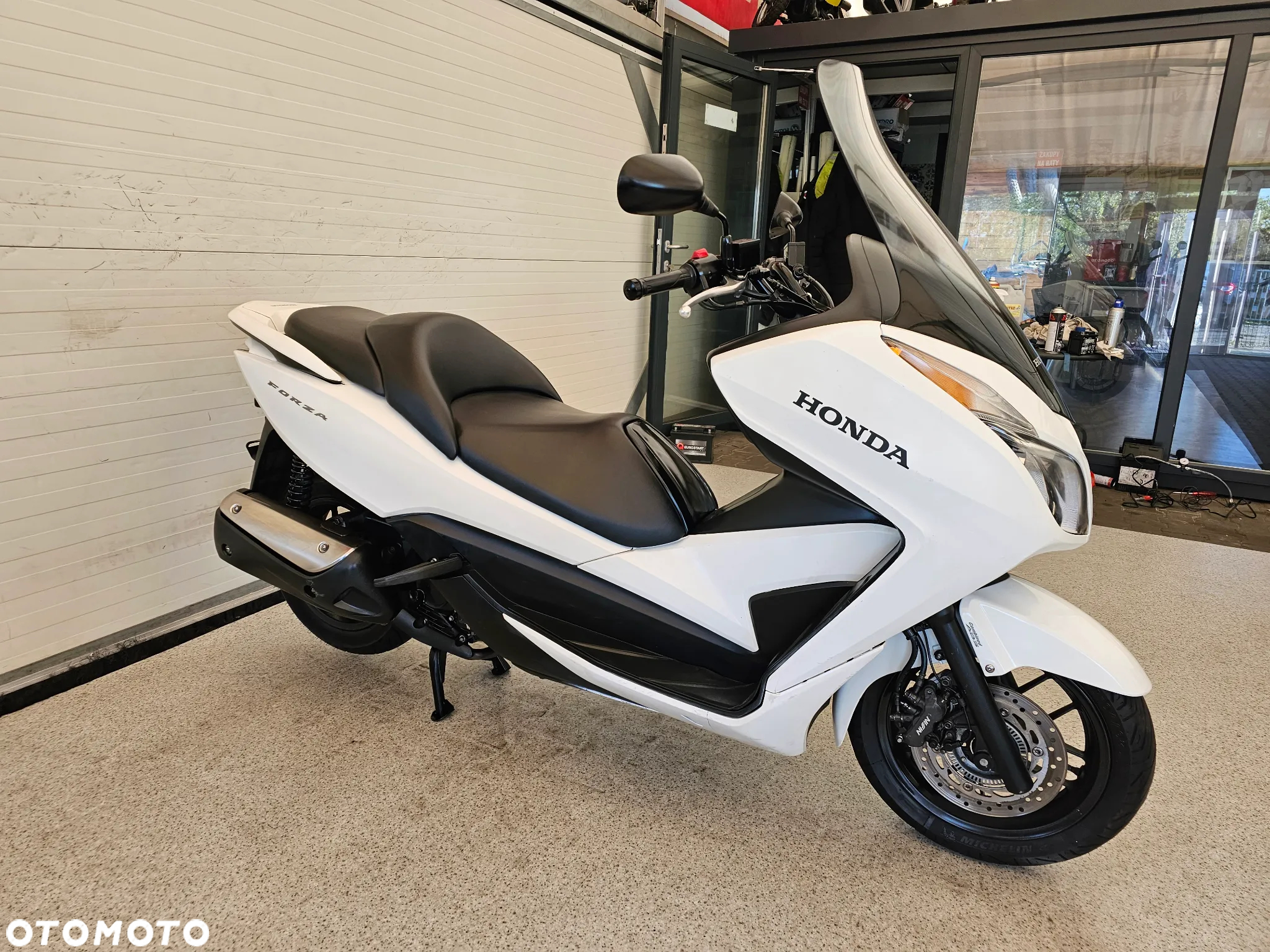 Honda NSS - 11