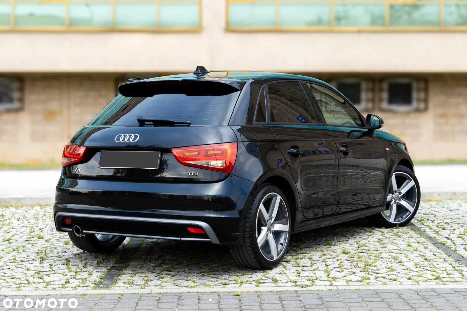 Audi A1 1.6 TDI Sportback S tronic S line Sportpaket - 3