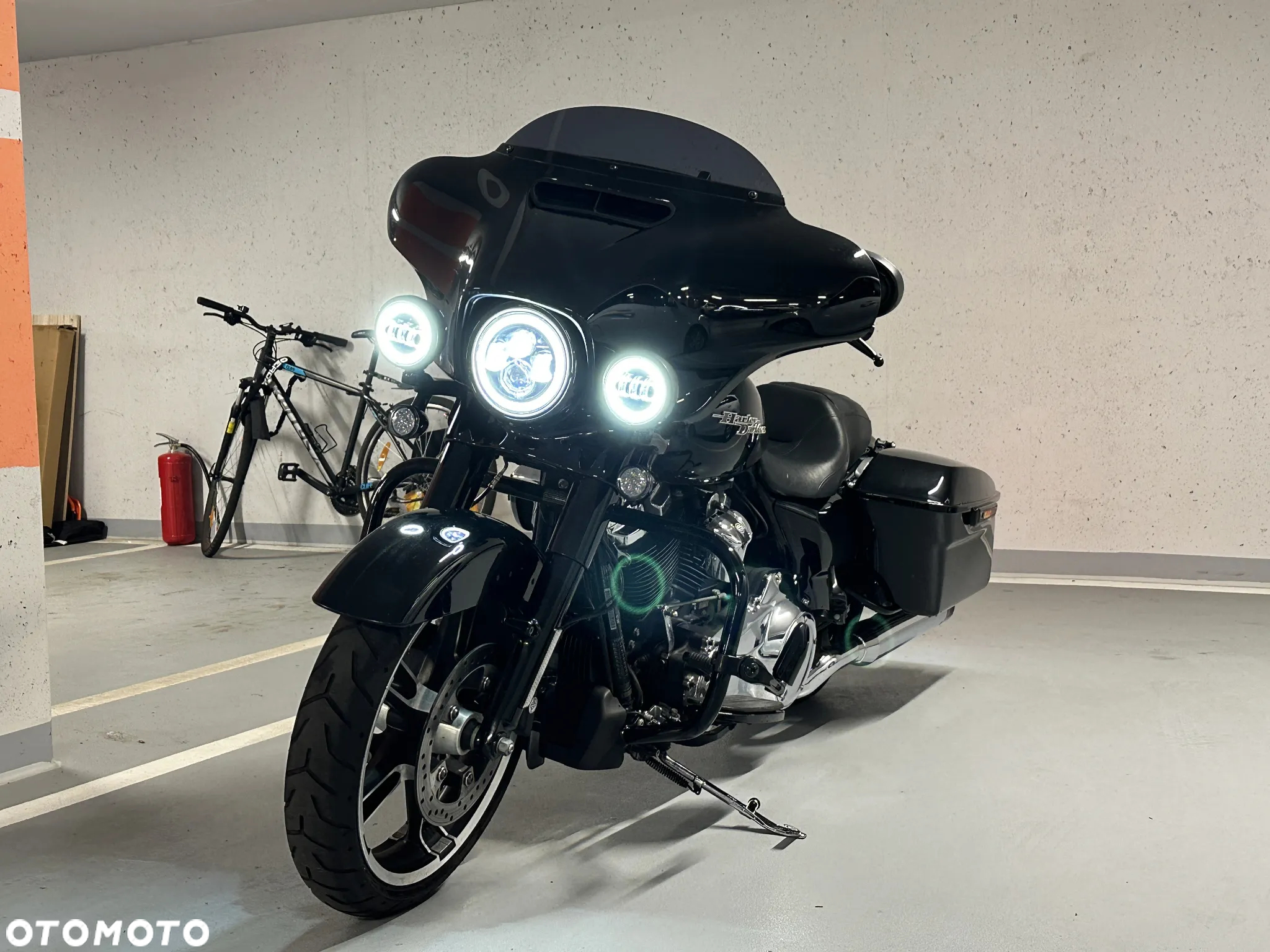 Harley-Davidson Touring Street Glide - 10