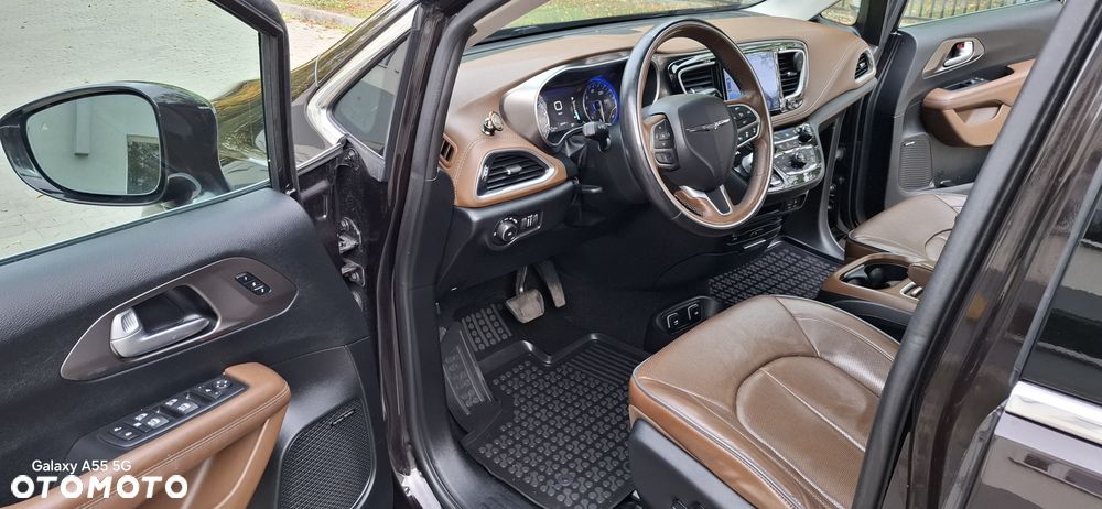 Chrysler Pacifica - 30