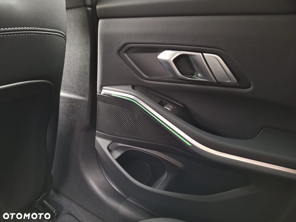 BMW Seria 3 320d mHEV M Sport sport - 18