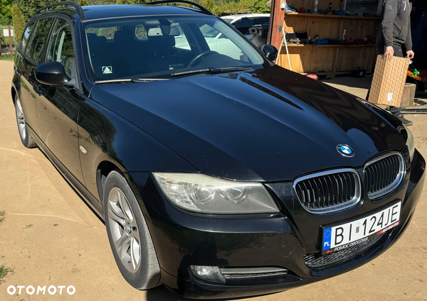 BMW Seria 3 318d DPF Touring Edition Exclusive