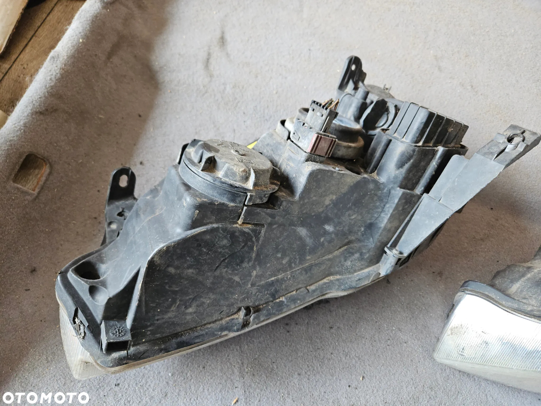 Lampa  prawa przód przednia Opel Corsa C 2003r Europa - 5