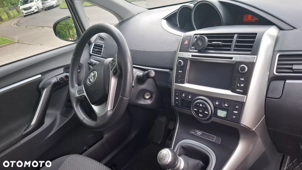 Toyota Verso 1.6 Premium - 15