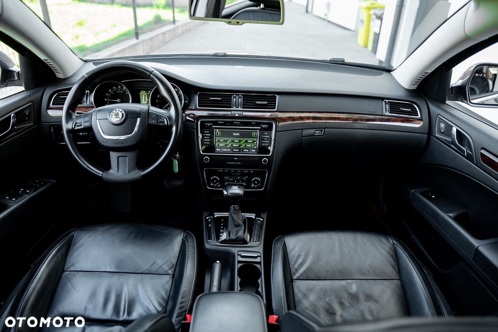 Skoda Superb 2.0 TDI Comfort DSG - 26