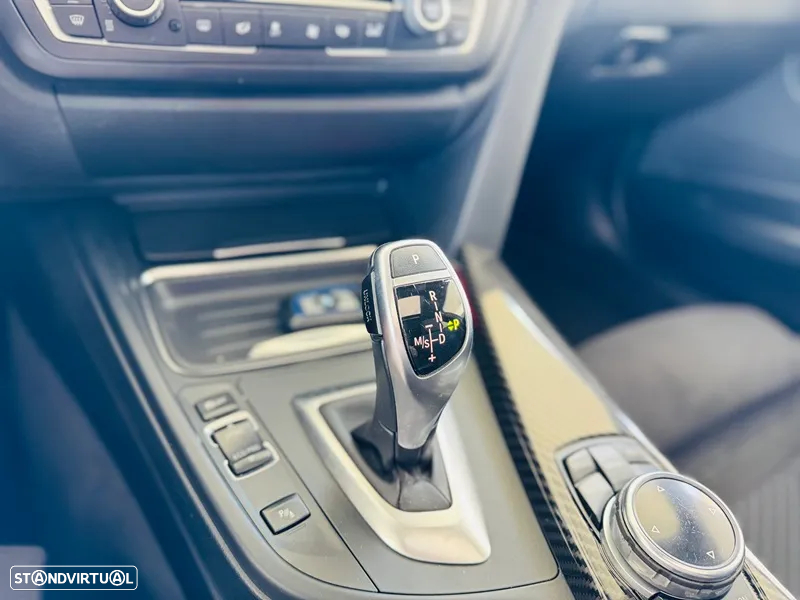 BMW 320 d Auto Pack M - 38