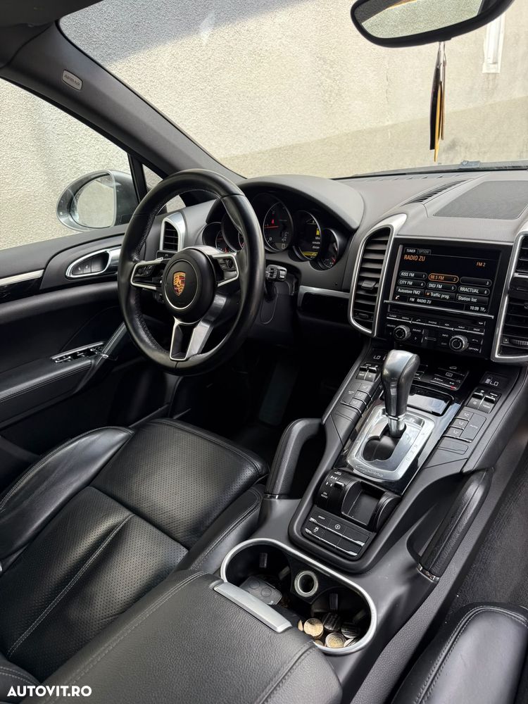 Porsche Cayenne - 12