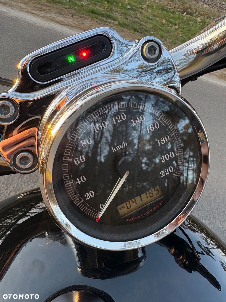 Harley-Davidson Sportster Custom 1200C - 3