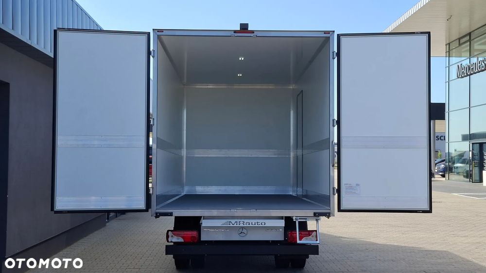 Mercedes-Benz Sprinter - 21