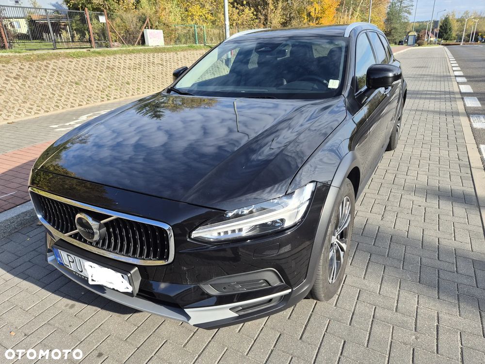Volvo V90 Cross Country - 17