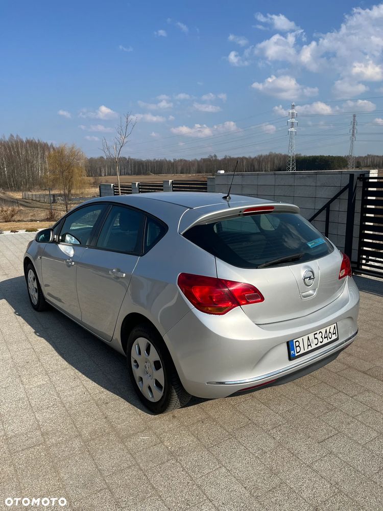 Opel Astra - 2