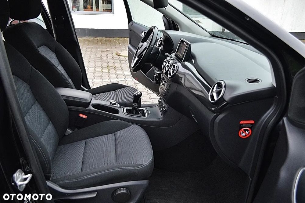 Mercedes-Benz Klasa B 180 BlueEFFICIENCY Edition - 18