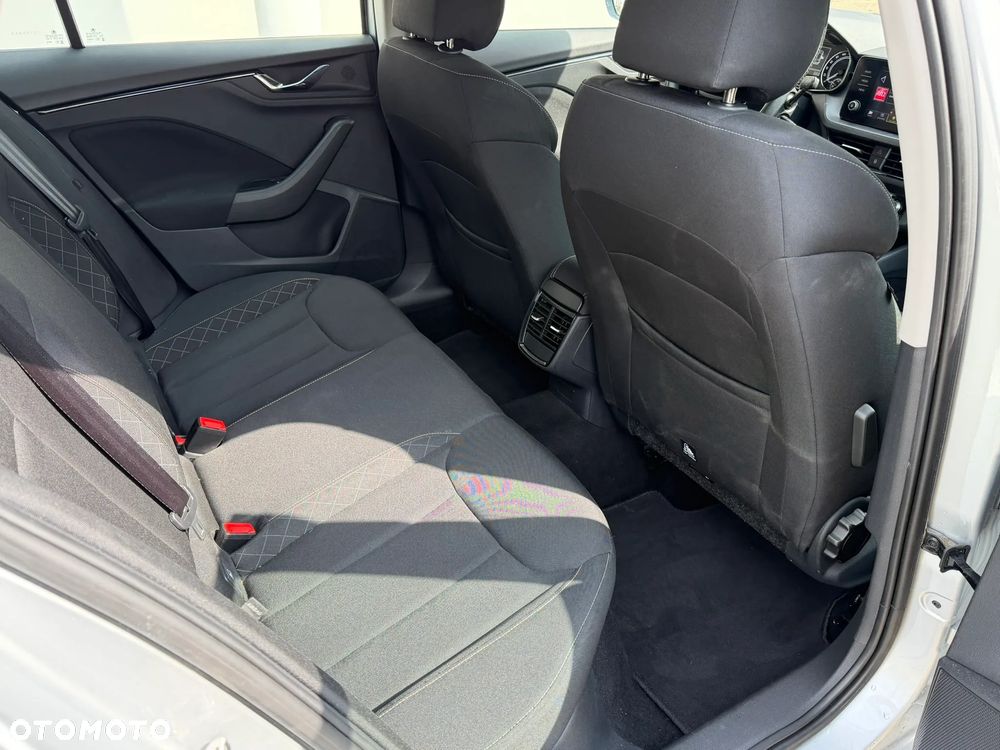 Skoda Kamiq 1.0 TSI DSG Ambition - 11