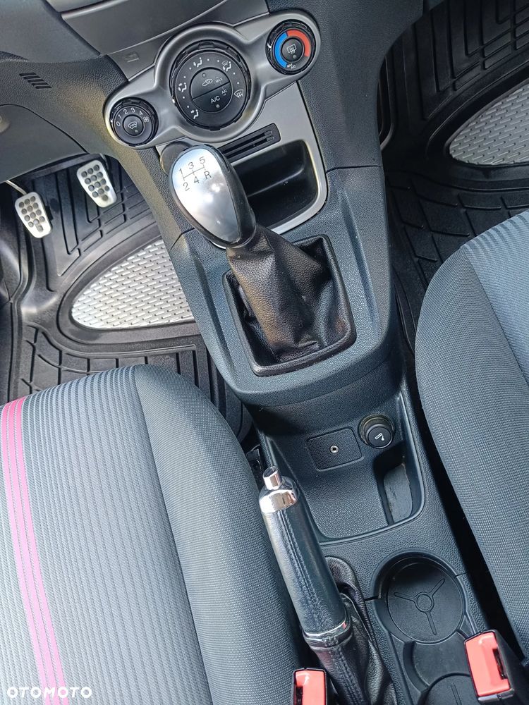 Ford Fiesta 1.25 SYNC Edition - 19