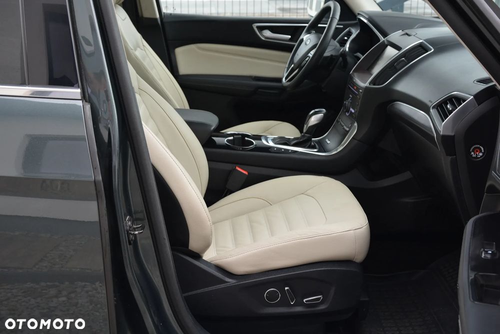 Ford Galaxy - 32