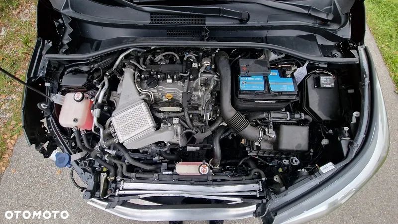 Toyota C-HR 1.2 Turbo Team Deutschland - 13