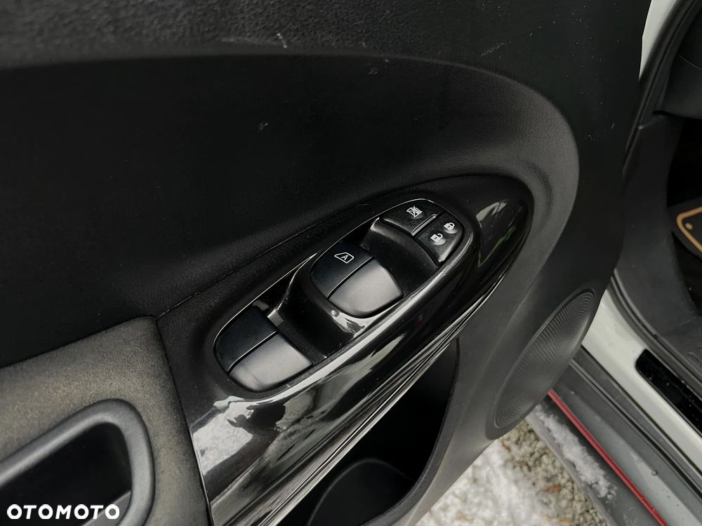 Nissan Juke 1.6 DIG-T ALL-MODE 4x4i CVT Nismo - 33