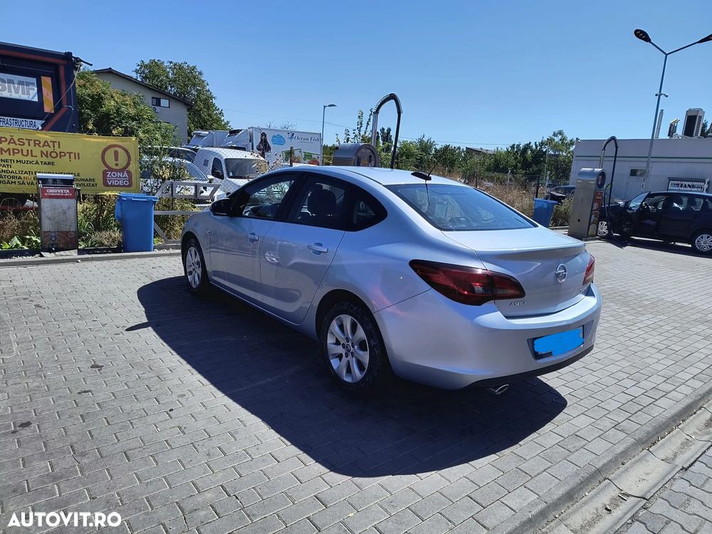 Opel Astra - 1