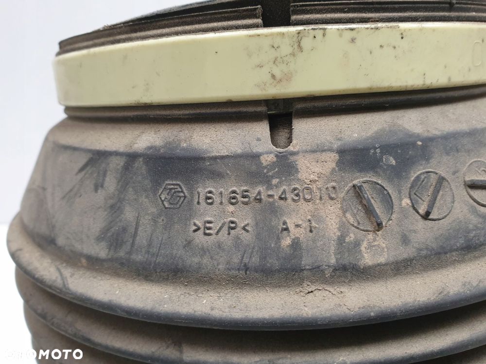 Land Cruiser 150 PRAWA PODUSZKA ZAWIESZENIA Miech - 4