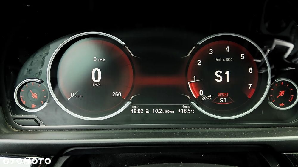 BMW Seria 5 528i Sport-Aut - 35