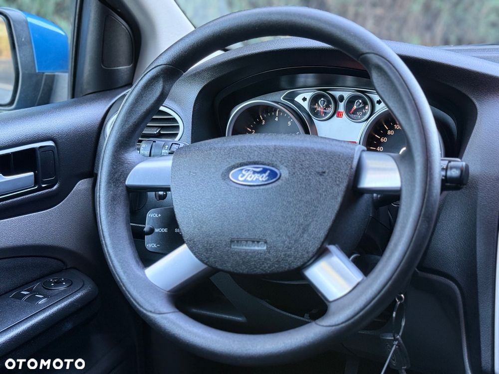 Ford Focus - 32