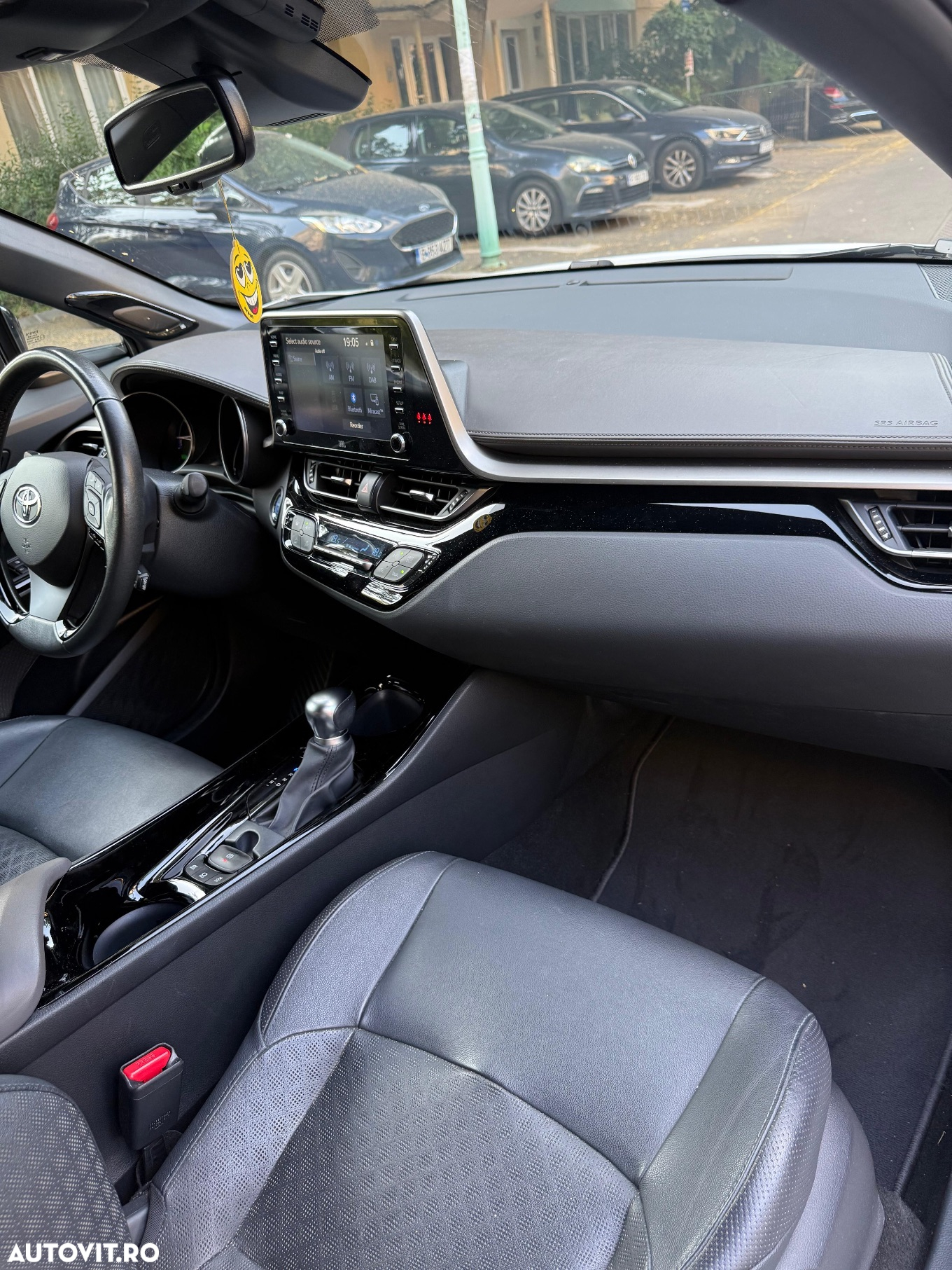 Toyota C-HR 2.0 HSD 184 CP 4x2 CVT Classy Bi-Tone - 12