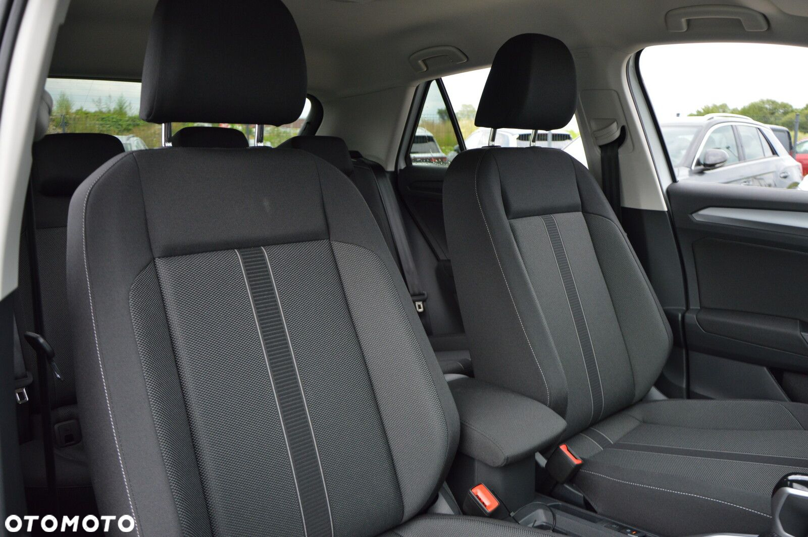 Volkswagen T-Roc - 18