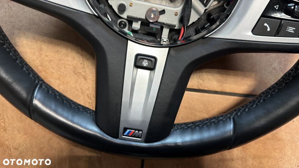KIEROWNICA BMW G30 G31 G32 G15 G16 G14 G11 G12 G05 G06 G07 MPAKIET SKÓRA ŁOPATKI PODGRZEWANA WIBRACJA TEMPOMAT ASYSTENT PASA RUCHU 7857778 - 2