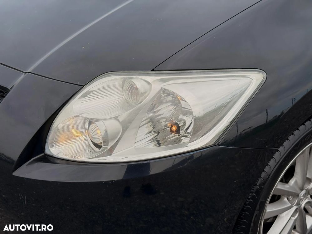 Toyota Auris 1.4 Luna Plus - 29
