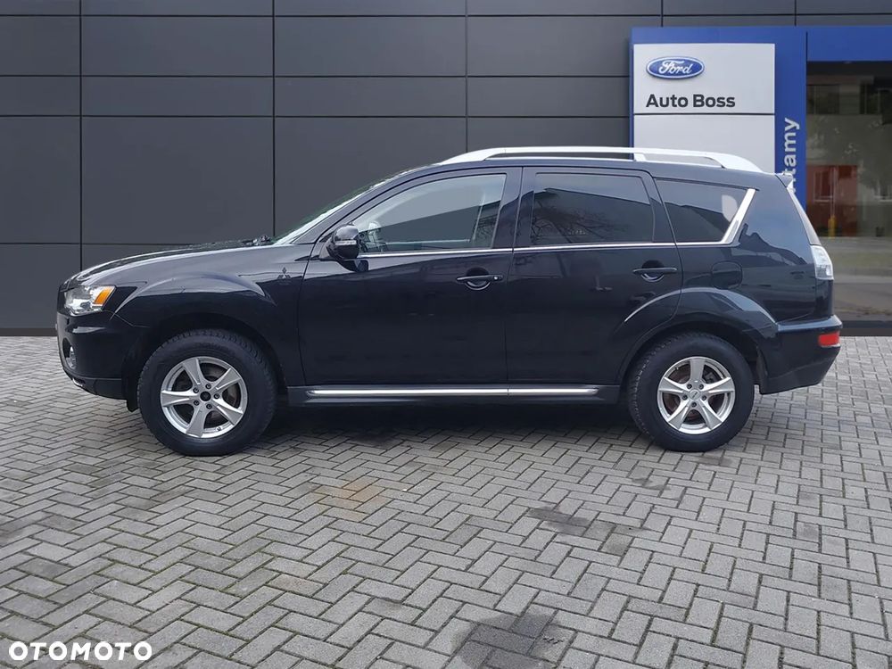 Mitsubishi Outlander 2.0 DID Instyle NAVI - 2