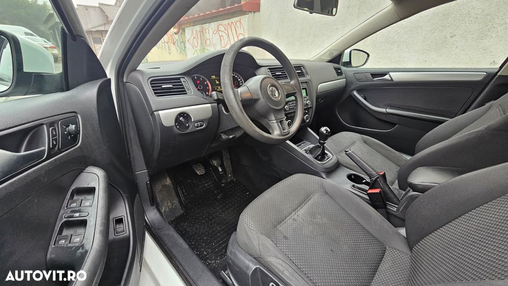 Volkswagen Jetta - 15