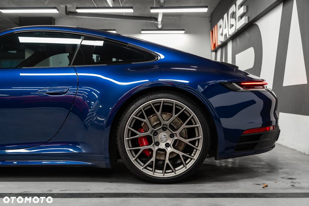 Porsche 911 Carrera 4S - 8