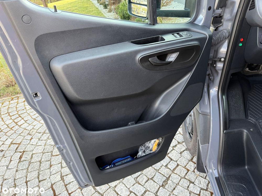 Mercedes-Benz SPRINTER - 17