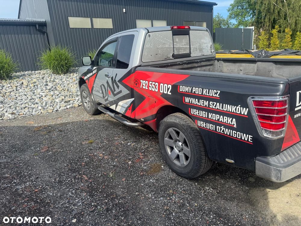 Nissan Titan 5.6 V8 LE Crew Cab - 2