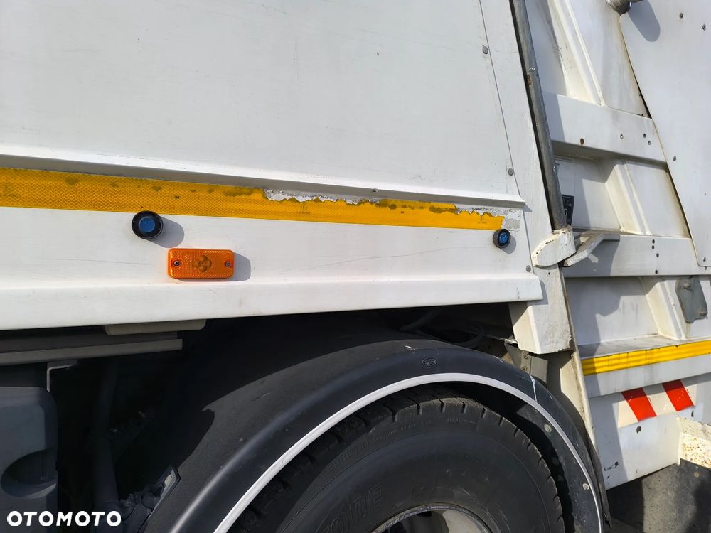 Renault D WIDE C - 17