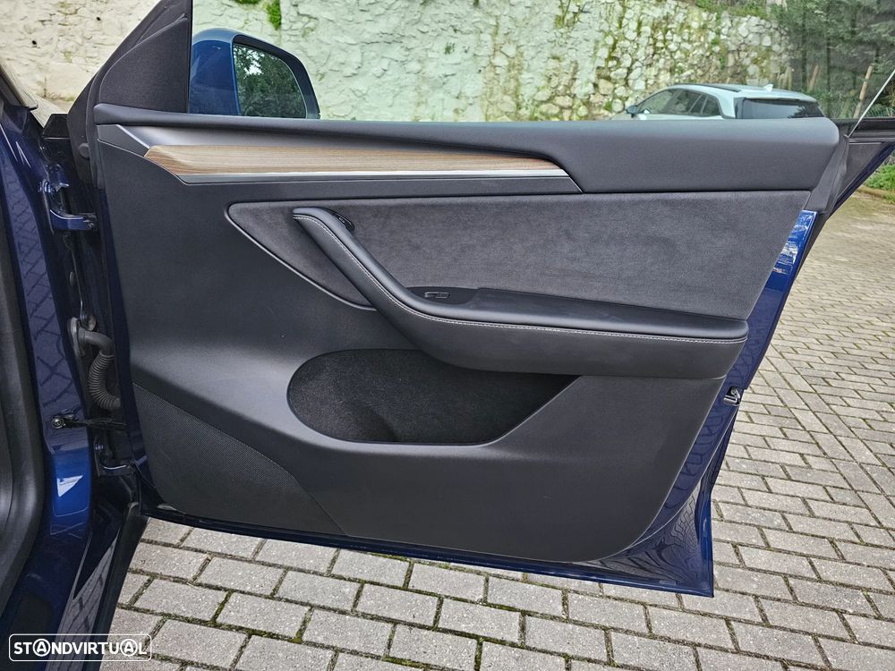 Tesla Model Y Long Range Tração Integral - 14