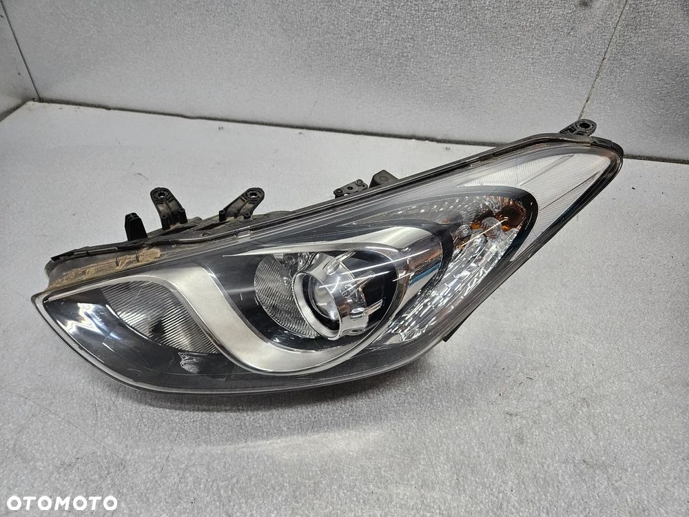 I30 lampa lewa przód 12-17