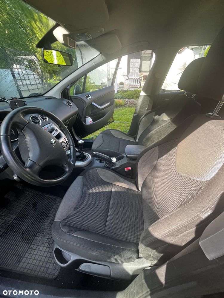 Peugeot 308 - 8